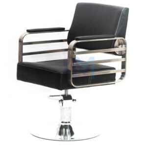 Silla de peluquería en polipiel color negro con apoyabrazos plateados