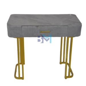 Mesa de manicura individual en terciopelo gris y dorado con tope de cerámica tipo mármol