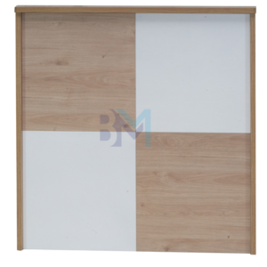Mostrador de recepción con diseño moderno en madera y color blanco