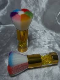 BROCHA CON MANGO PARA LIMPIAR EL POLVO DE LAS UÑAS